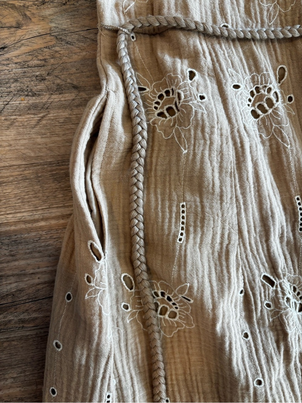 Universal Threads Floral Dress - Picture 2 of 5